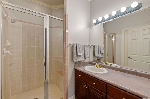 35 Lone Holw Dr, Sandy UT 84092-5530 exterior