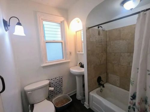 1036 Jerome St, Pittsburgh PA  15220-4609 exterior