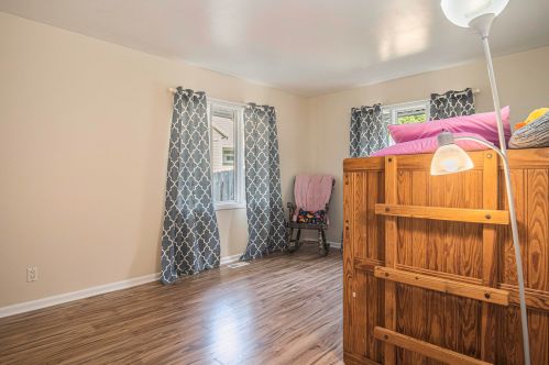 652 Ruddiman Dr, Meskegon MI 49445-2867 exterior