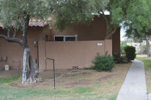 715 Cochise Dr, Phoenix, AZ 85020-1574