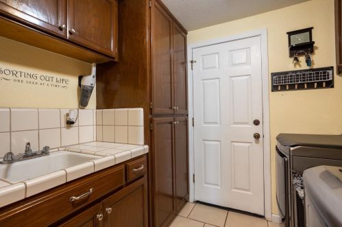 4005 Santa Maria Pl, Turlock CA 95382-8501 exterior