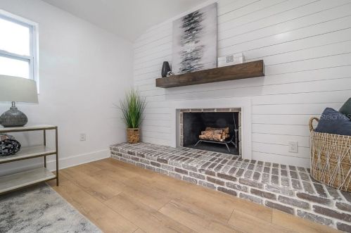 1220 Clifton St, Tampa FL  33604-6810 exterior