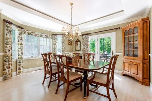 34 Rockhouse Rd, Wilton CT 06897-1827 exterior