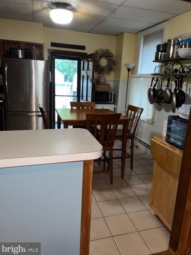 3422 Henry Ave, Philadelphia PA 19128-3101 exterior