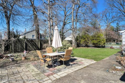 1125 Roe Ave, Point Pleasant Beach NJ 08742-4449 exterior