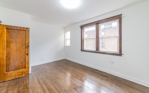 7225 Bennett Ave, Chicago IL  60649-2905 exterior