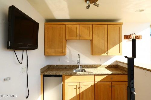 5711 12 Pl, Phoenix AZ 85014-5157 exterior