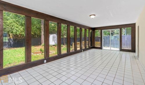 6276 Creekford Dr, Lithonia GA  30058-7913 exterior