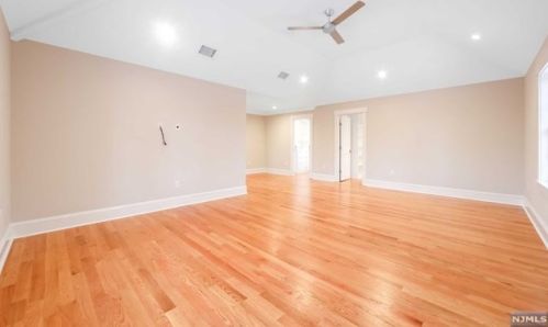 81 Trommel Dr, Mahwah NJ 07430-1533 exterior