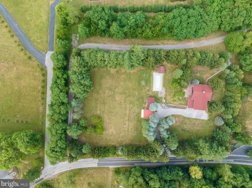 1900 Fish And Game Rd, Littlestown PA 17340-8808 exterior