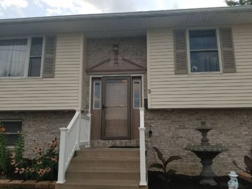 3 Maple St, Scranton, PA 18512-1412