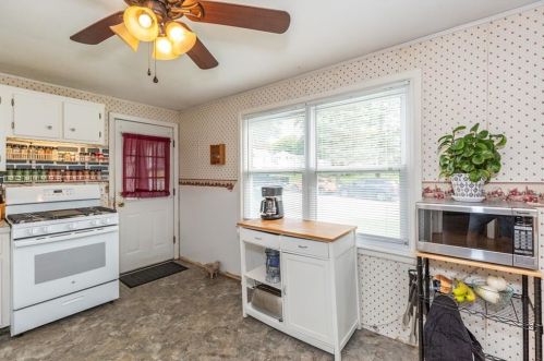 228 Grandview Ave, Woonsocket RI 02895-2752 exterior