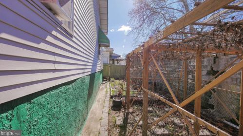 311 34 St, Camden NJ 08105-2609 exterior