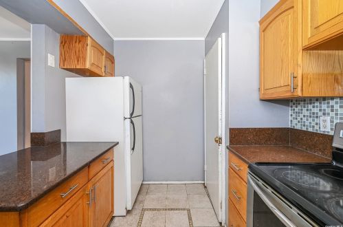 50 Great East Neck Rd, Babylon NY 11704-7631 exterior