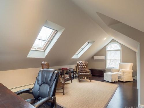 117 Whipstick Rd, Wilton CT 06897-1232 exterior