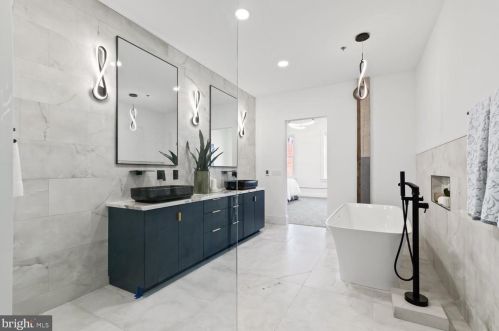 220 Prince St, Lancaster PA 17603-5878 exterior