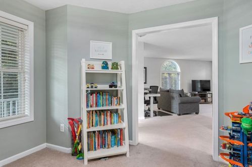 1 Bush Ln, Enfield CT 06082-5230 exterior