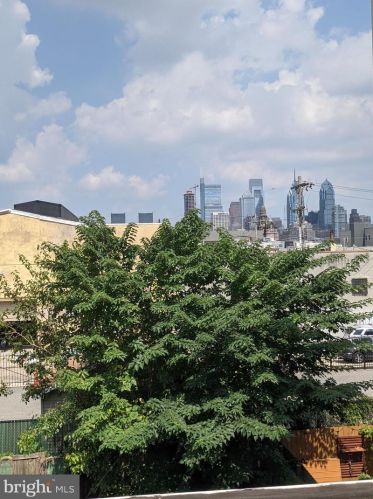 2029 Ellsworth St, Philadelphia PA 19146-3010 exterior