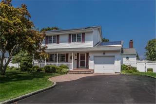 32 Montrose Dr, Commack, NY 11725-1313