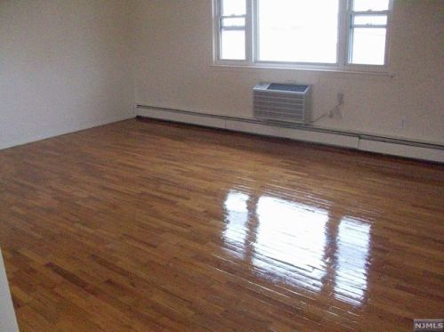 100 Maple St, Outwater NJ  07026-2952 exterior