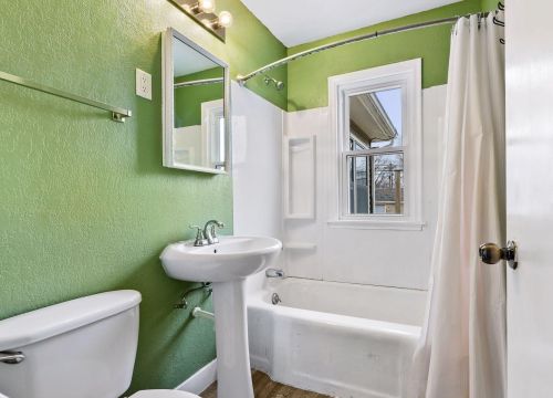 1349 6 St, Saint Paul MN 55106-4801 exterior