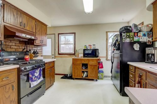 4872 7 St, Milwaukee WI 53221-2445 exterior