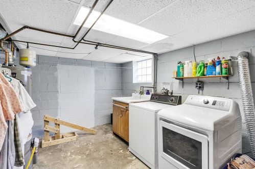 205 Littlewood St, Pittsburgh PA 15223-1131 exterior