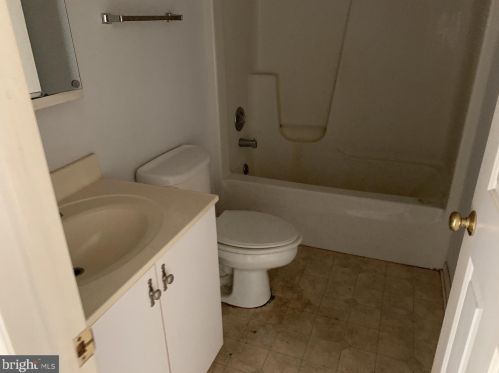 1706 Crossfield Dr, Lancaster PA 17603-6789 exterior