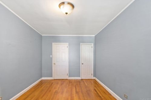 2320 Tenbroeck Ave, Bronx NY 10469-5308 exterior