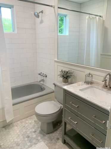 29 Fenwood Rd, Huntington Station NY  11746-2112 exterior