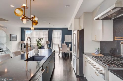 662 13 St, Philadelphia PA 19123-0024 exterior