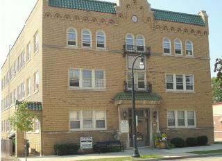 4221 Oakland Ave, Milwaukee WI  53211-2065 exterior