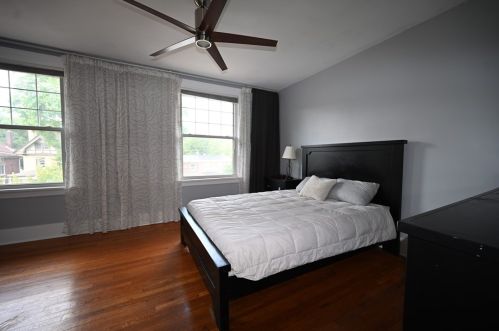 1122 King Ave, Pittsburgh PA 15206-1436 exterior