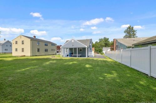 112 East St, New Britain CT  06051-3645 exterior