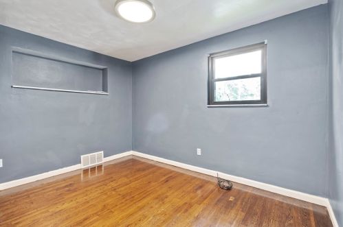 308 Frazier Dr, Pittsburgh PA 15235-5257 exterior