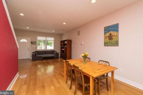 213 Green St, Philadelphia PA exterior