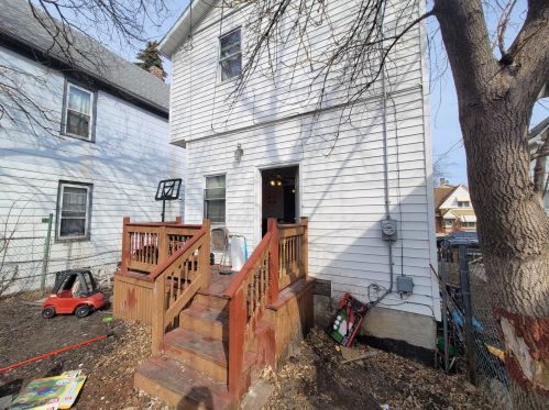 2529 Maple St, Milwaukee WI 53204-3038 exterior