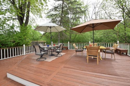 6894 Park Mnr Dr, Milwaukee WI 53224-4638 exterior