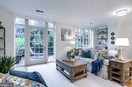 6900 Fleetwood Rd, Mc Lean VA  22101 exterior