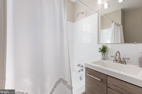 110 54th St, Washington DC 20019-6561 exterior