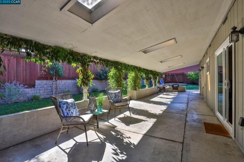 3782 Hitchcock Rd, Concord CA 94518-1732 exterior