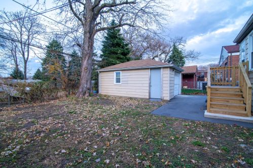 3926 104th St, Chicago IL 60628-2511 exterior