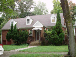 57 Warren Rd, Newton, MA 02468-1222