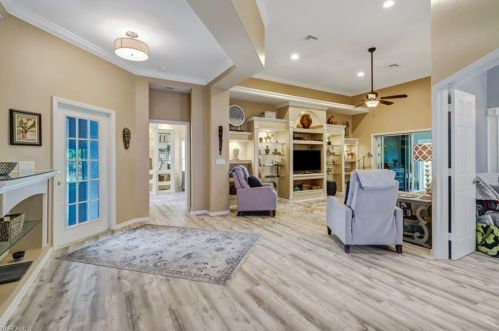 267 Glen Eagle Cir, Naples FL 34104-5715 exterior