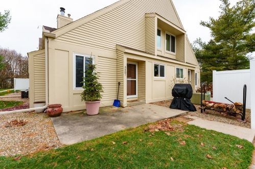 3487 Scots Pne Way, Kalamazoo MI 49024-3966 exterior