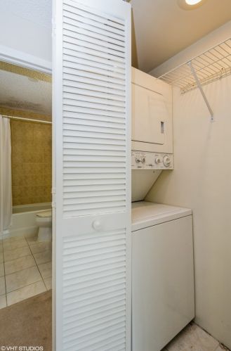 2754 Hampden Ct, Chicago IL 36200-1612 exterior