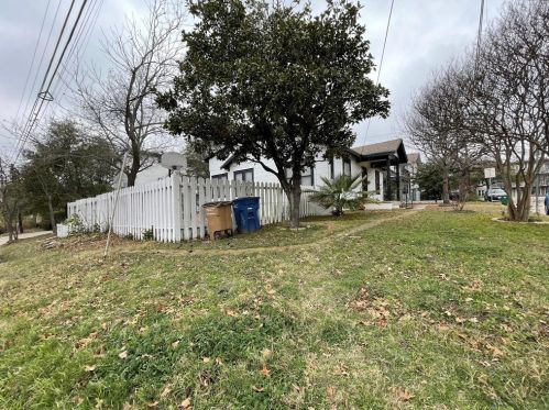 103 34th St, Austin TX  78705-1501 exterior