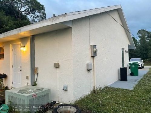 261 Pisces Ter, Fort Pierce FL 34984-4458 exterior