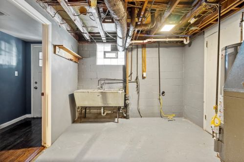 308 Frazier Dr, Pittsburgh PA 15235-5257 exterior