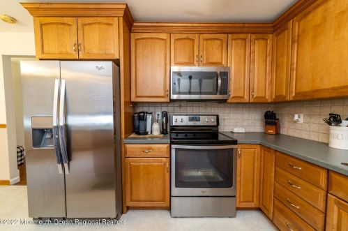 483 Western Blvd, Berkeley Township NJ 08721-3316 exterior